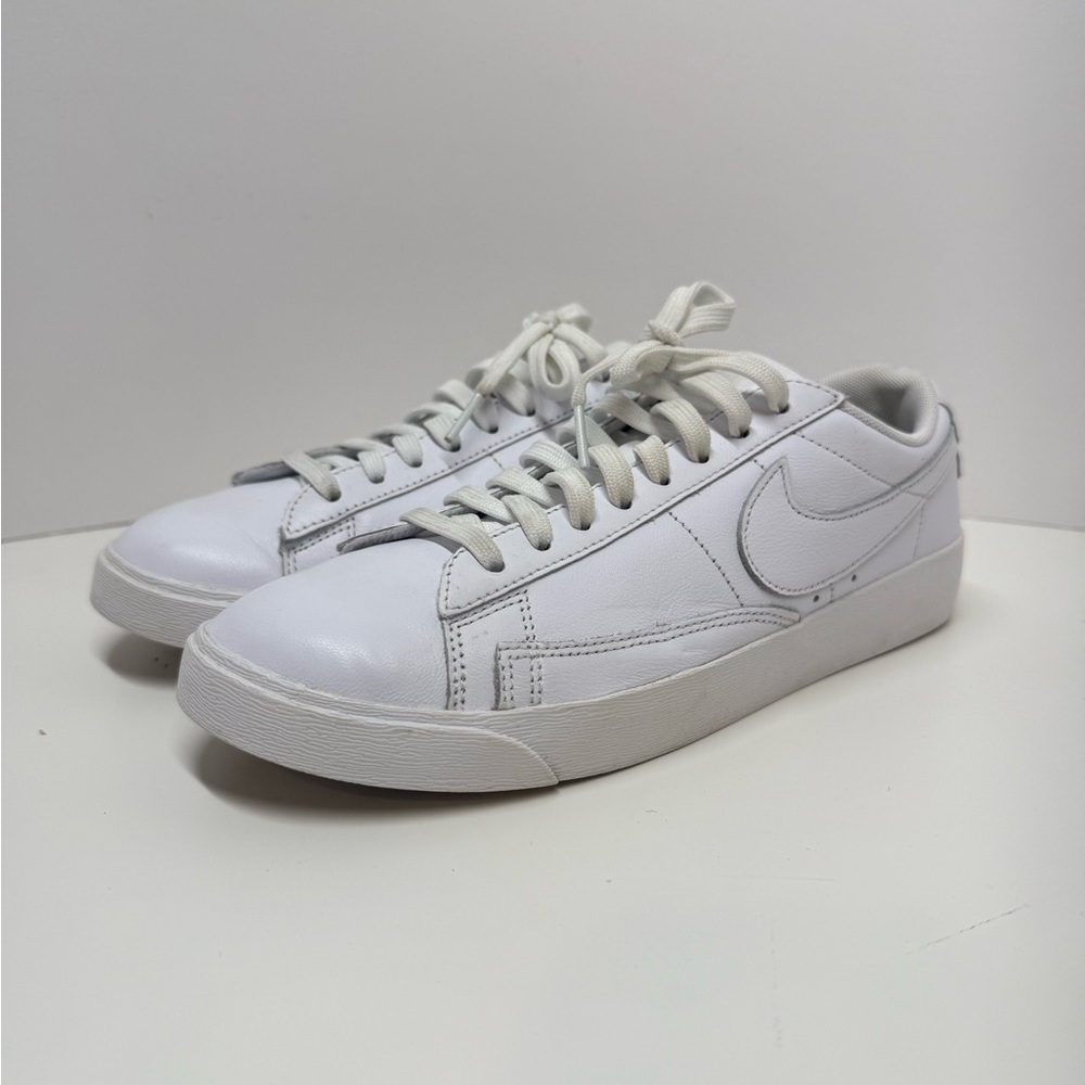 Nike Blazers low top women’s sz 8